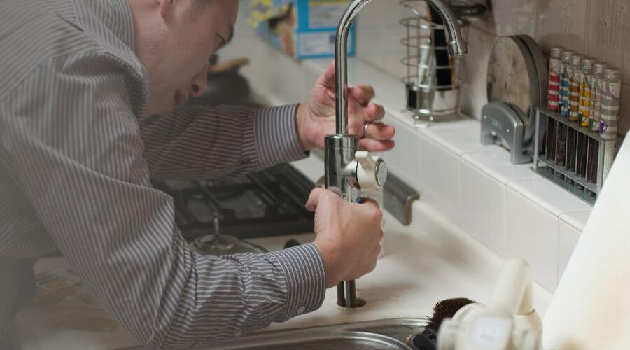 Professional expert plumbing services in Carpentersville, IL